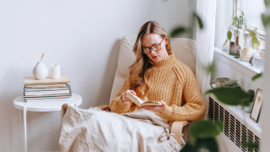 Read more about the article How to Create a Cozy Reading Nook in Your Home: Tips for a Comfortable Space